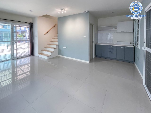 ทาวน์เฮ้าส์มือสองย่านนนทบุรี ม.ลุมพินีทาวน์วิลล์ ราชพฤกษ์-ปิ่นเกล้า #หลังมุม เนื้อที่ 18.3 ตร.ว. ฟังก์ชัน 3 ห้องนอน 2 ห้องน้ำ 2 ที่จอดรถ บ้านสวย ทำเลดี เดินทางสะดวก เชื่อมต่อถ.ราชพฤกษ์, ถ.พระราม5, ถ.นครอินทร์ ราคาสุดคุ้มในย่านนี้! จองเลย!